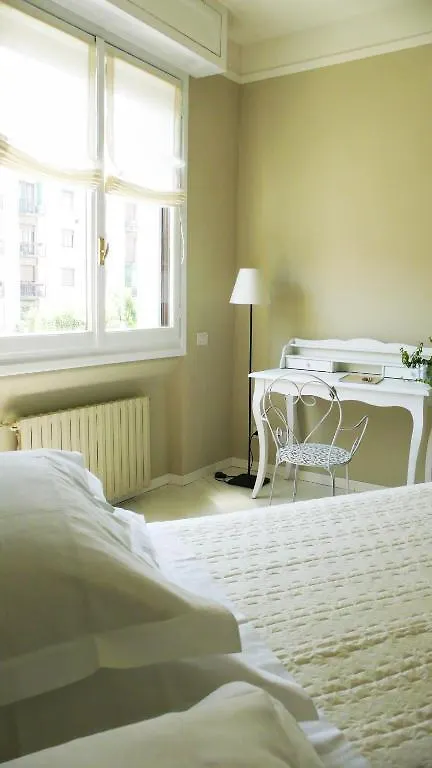 Bed&Cafe 3*, Milan Italy